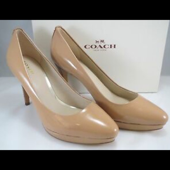 Coach Shoes - 🔴SOLD🔴 EUC! COACH GIOVANNA LIGHT CAMEL PATENT PUMP!